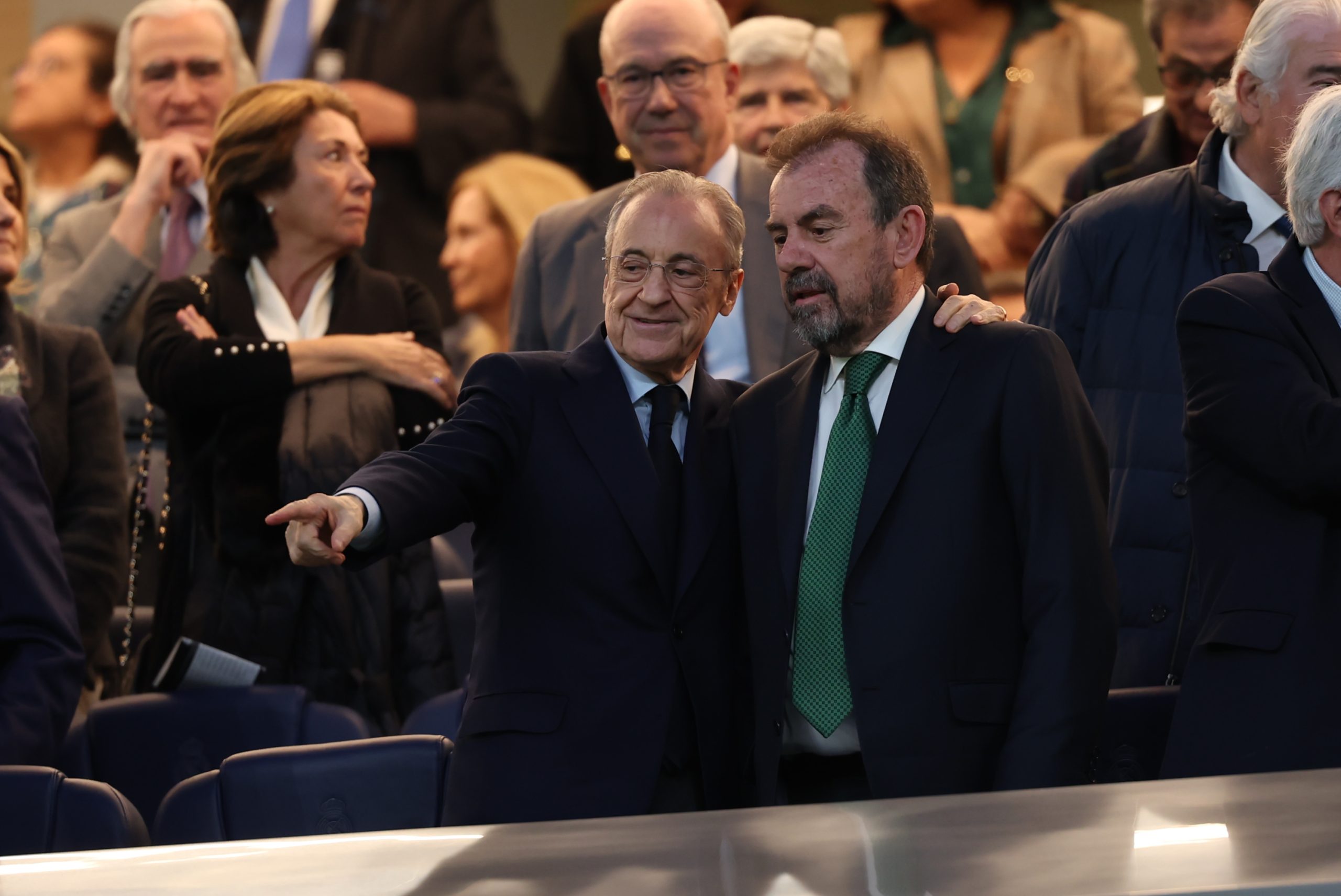 Getafe en Vilo: Renovación Clave y Futuro Incierto para Estrellas