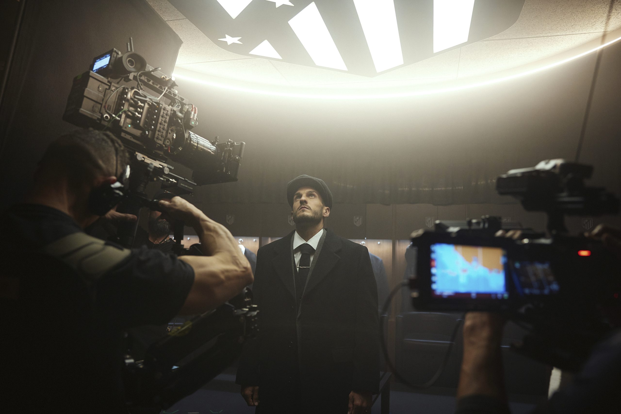 El Metropolitano se transforma en la Birmingham de 'Peaky Blinders' para un evento épico