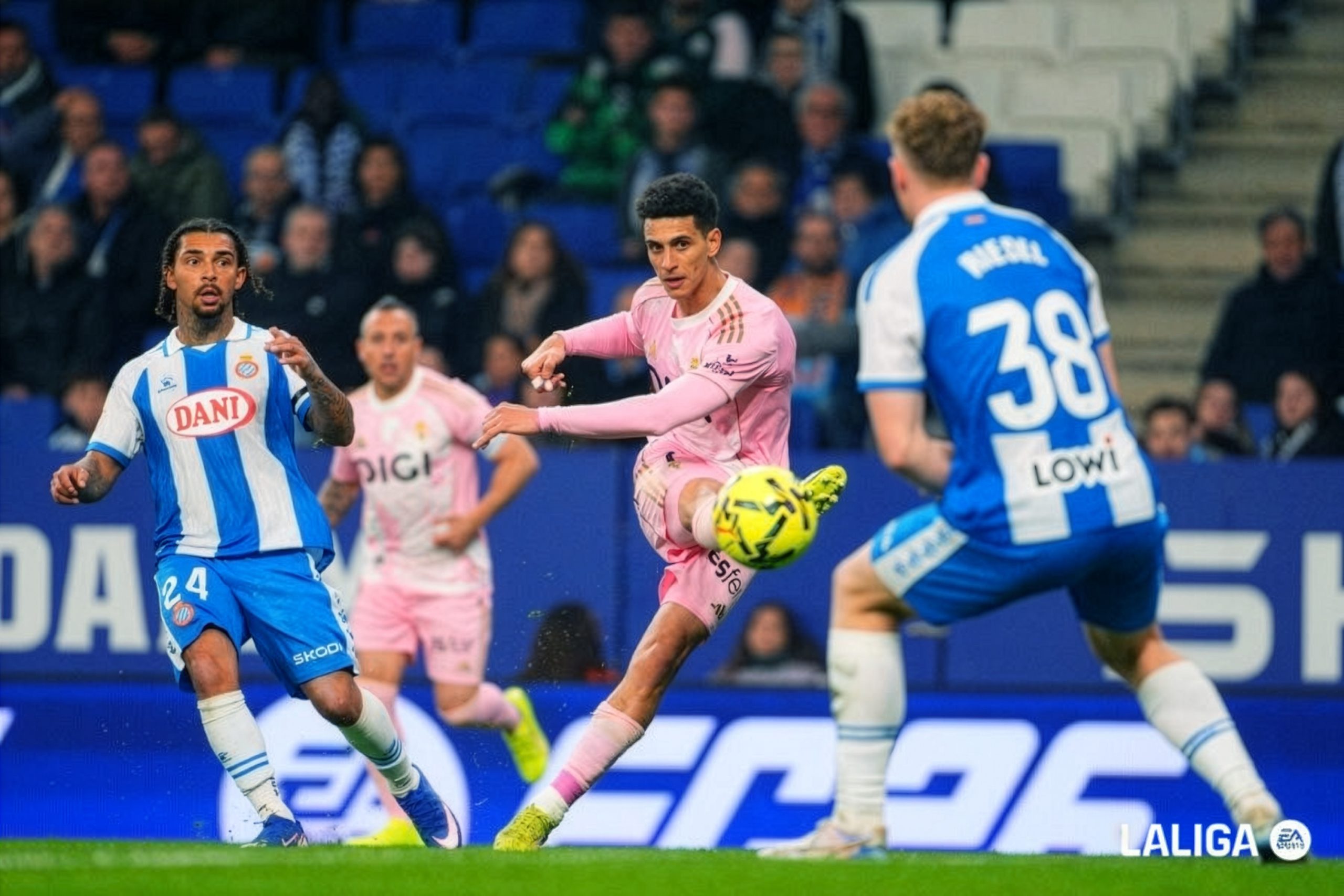 Real Oviedo ante Valencia: la urgencia de ganar para no descolgarse