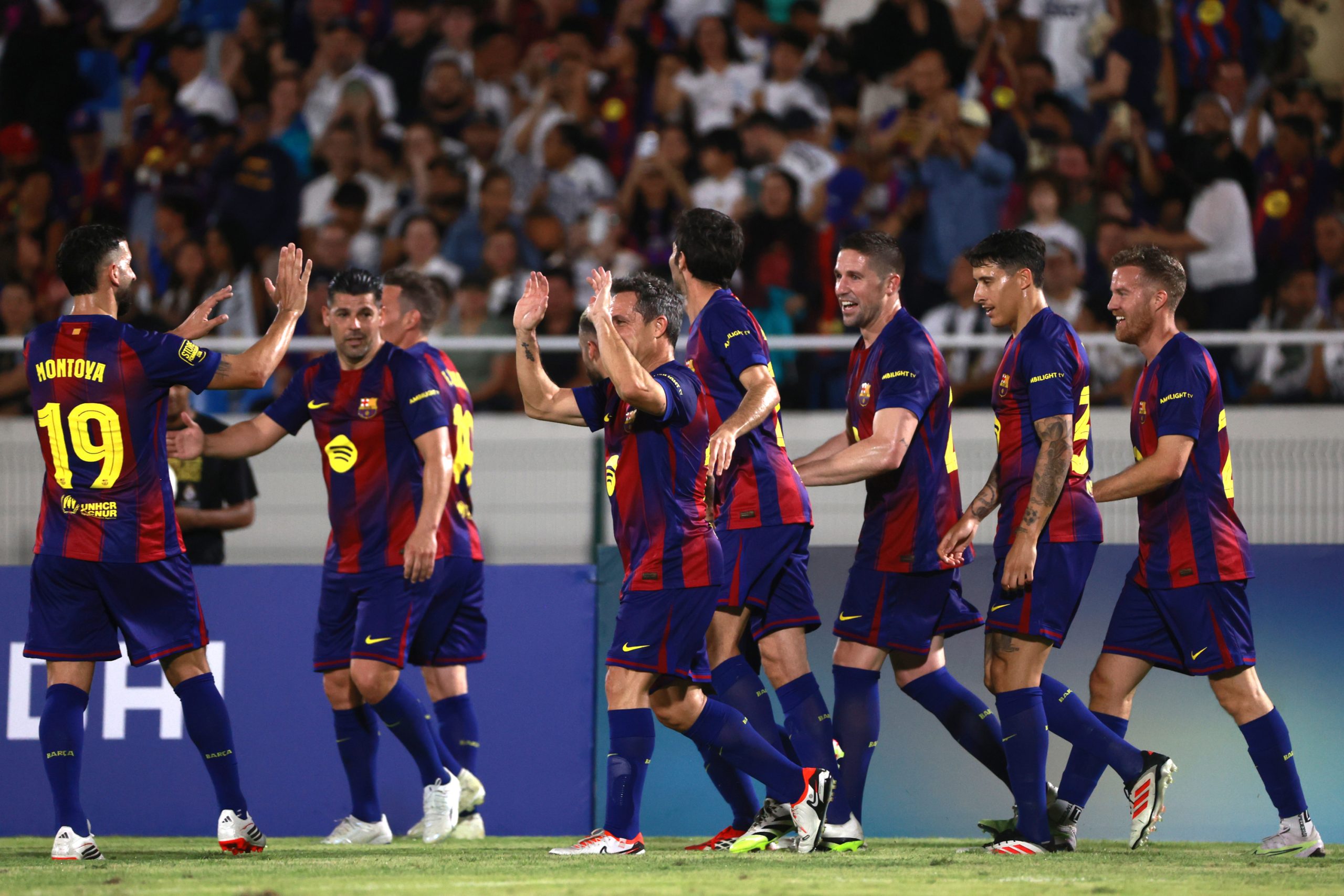 El fútbol español conquista Santo Domingo: históricas leyendas del Barcelona y Real Madrid regalaron un espectáculo único en República Dominicana