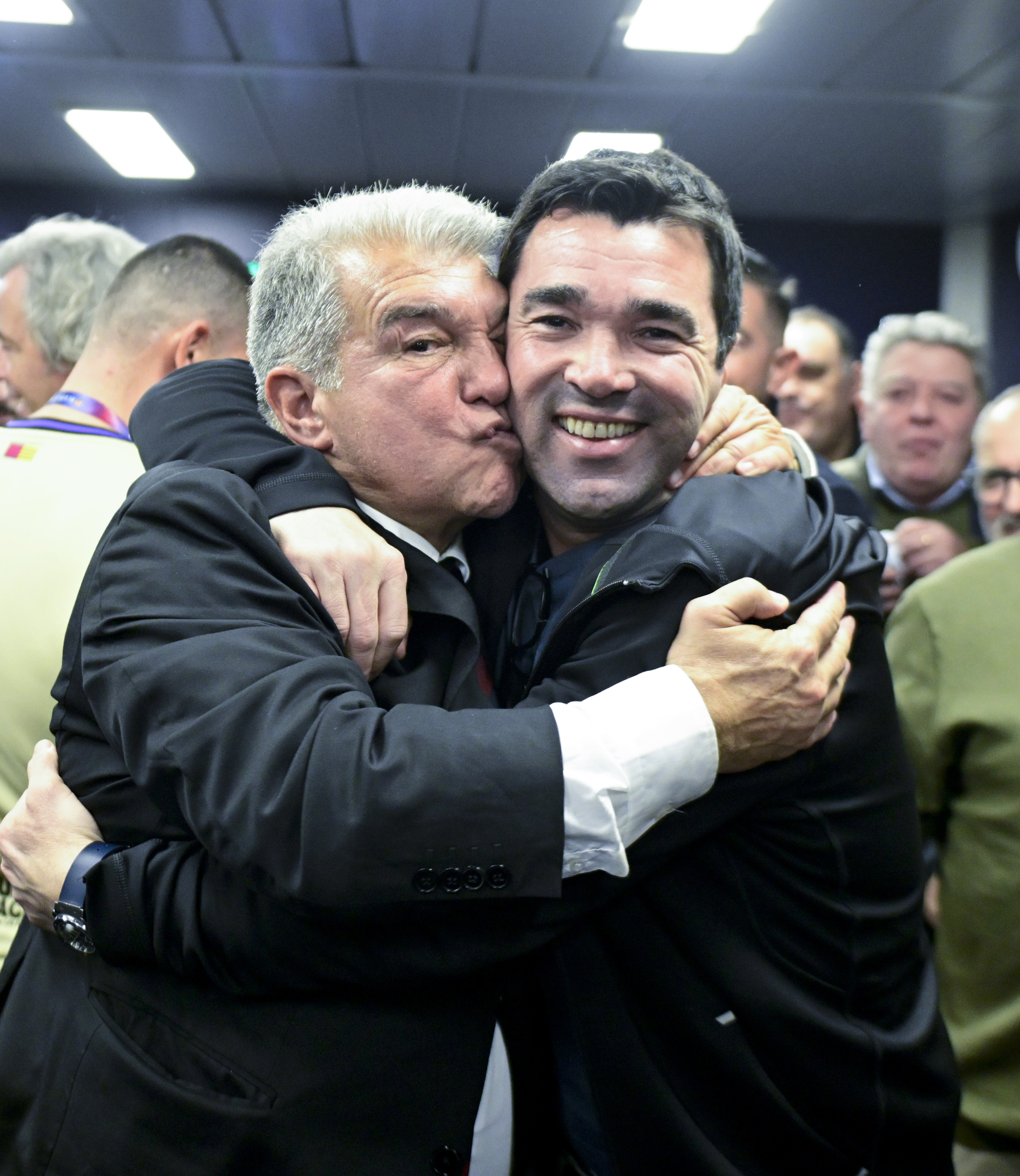 Laporta Conquista la Presidencia con un Voto Histórico, pero ¿Supera a los Mitos?