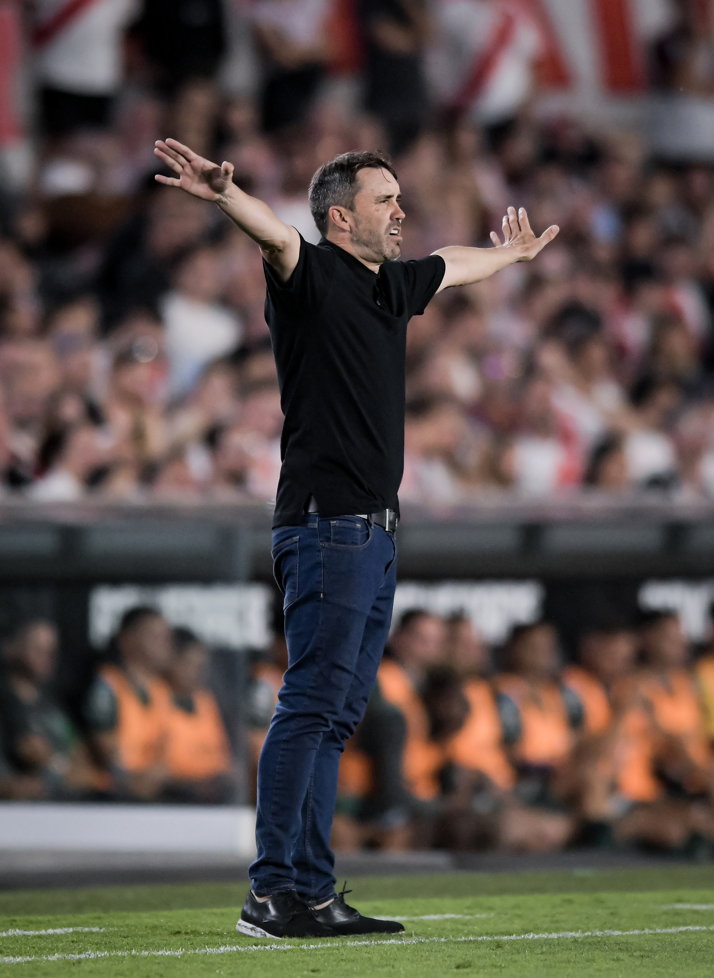 La victoria de Coudet en el Monumental: River brilla, pero el futuro es incierto