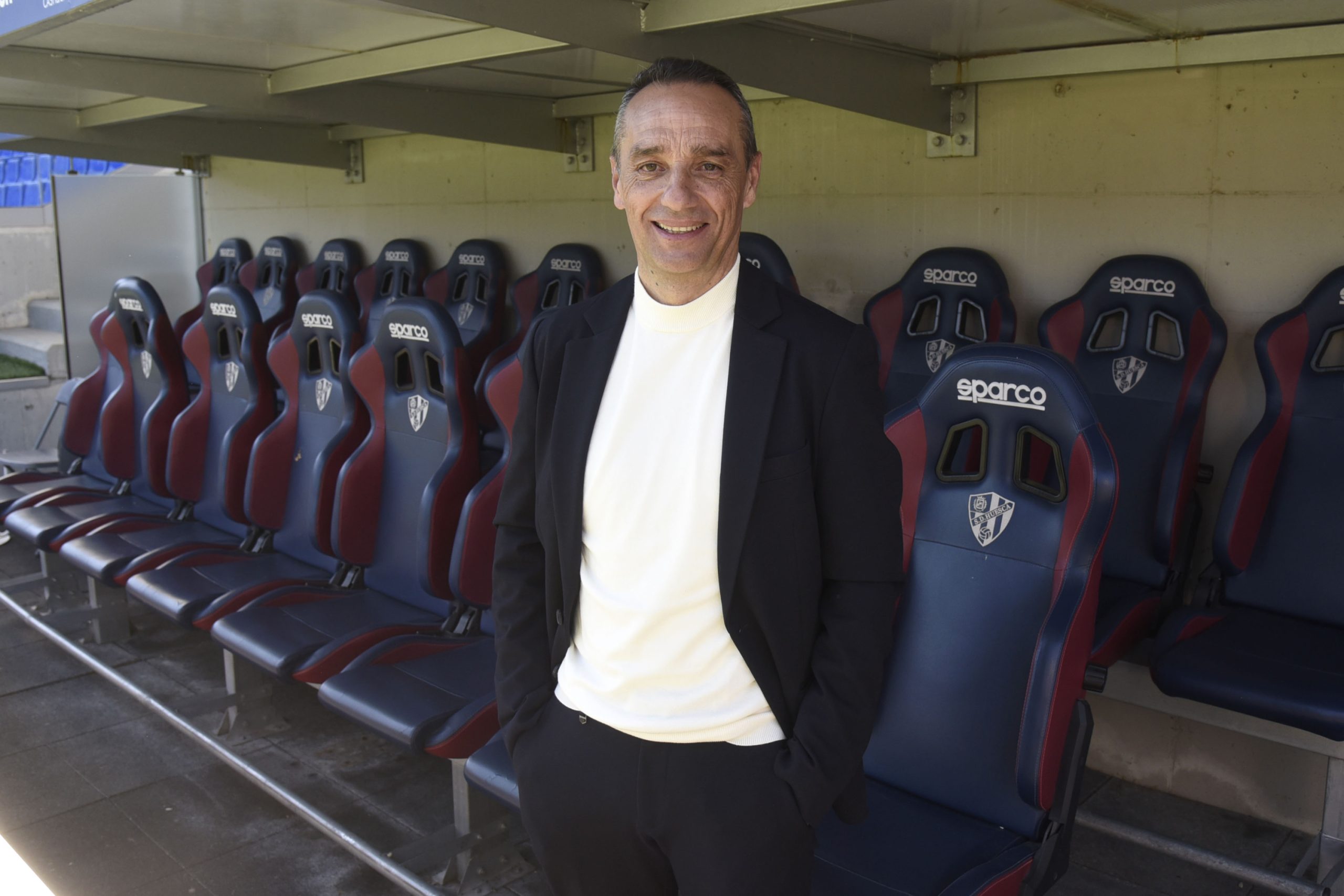 José Luis Oltra asume el reto en la SD Huesca: ¿podrá revertir la situación del equipo?