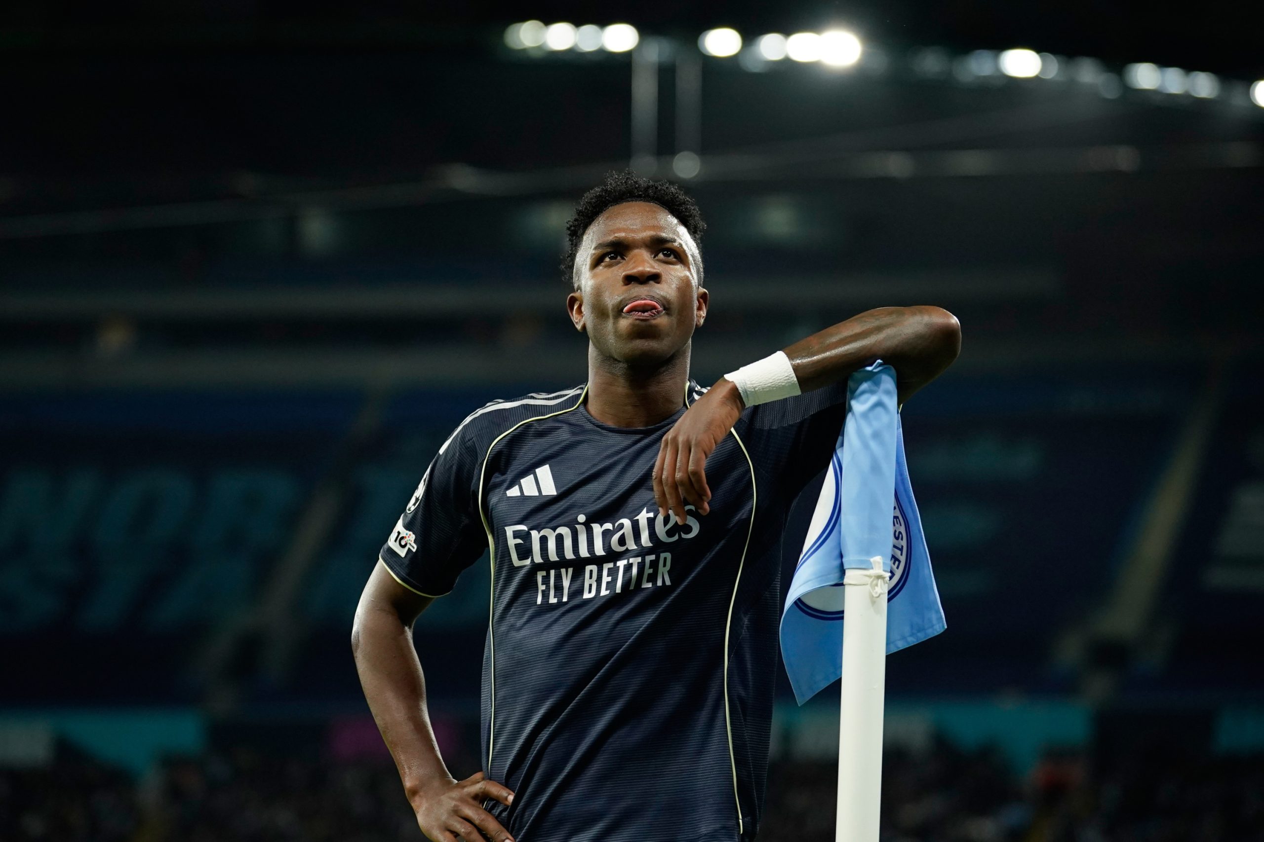 Vinícius Jr.: El Nuevo Rey de la Champions, Desafiando a la Leyenda