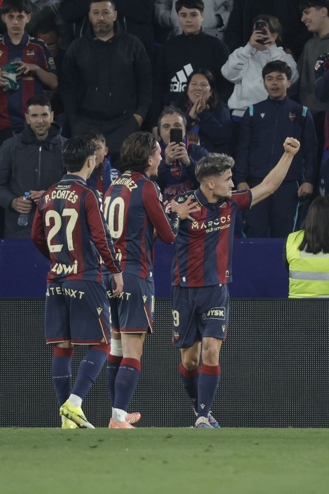 El Levante se Juega la Permanencia: Cuatro Partidos Clave en Abril