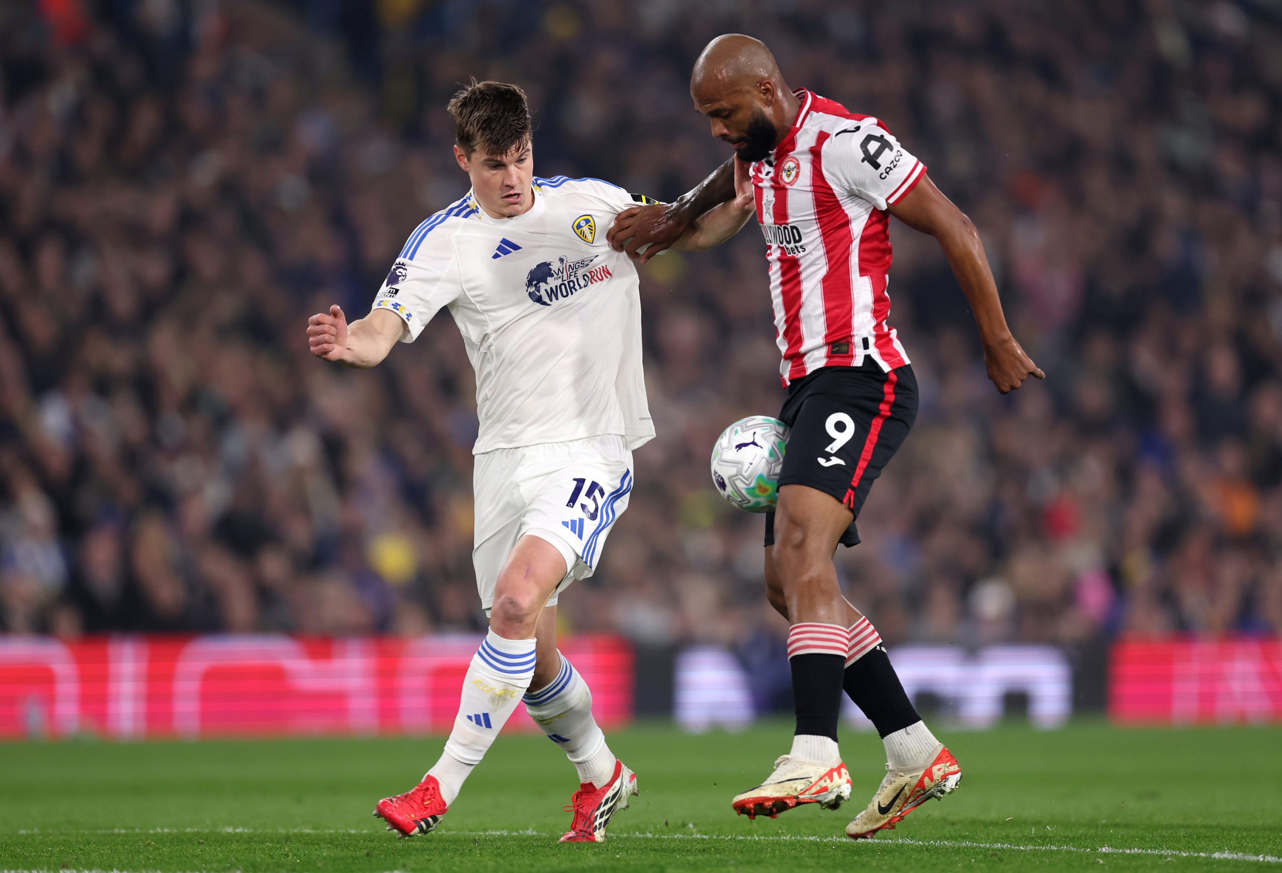 El Leeds y el Brentford Firman un Empate sin Goles que Mantiene la Tensión en la Premier League