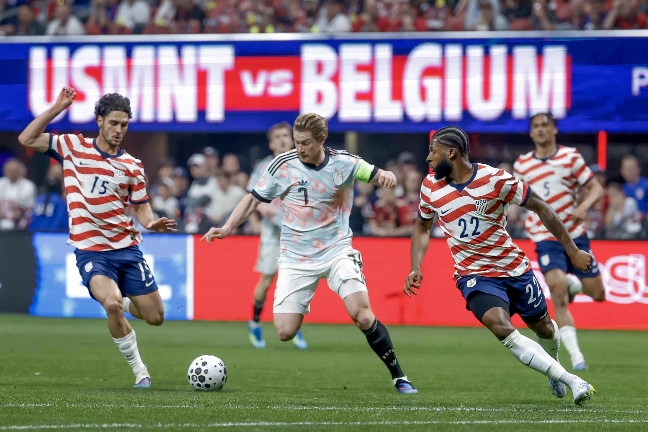 El regreso de Johnny Cardoso a la selección: un tropezón antes del Mundial