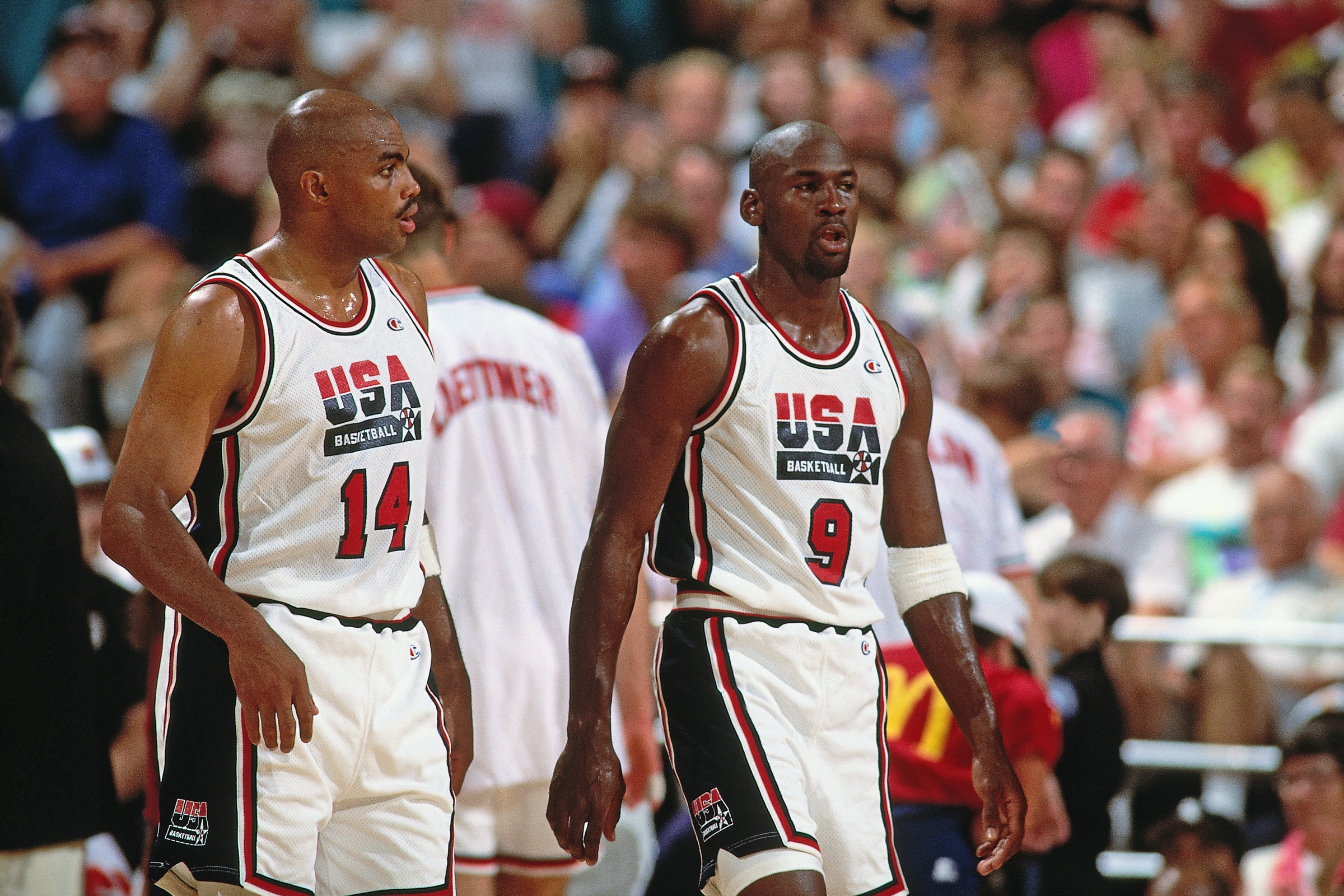 La Reconciliación de dos Leyendas: Michael Jordan y Charles Barkley se Dejan Atras las Rivalidades