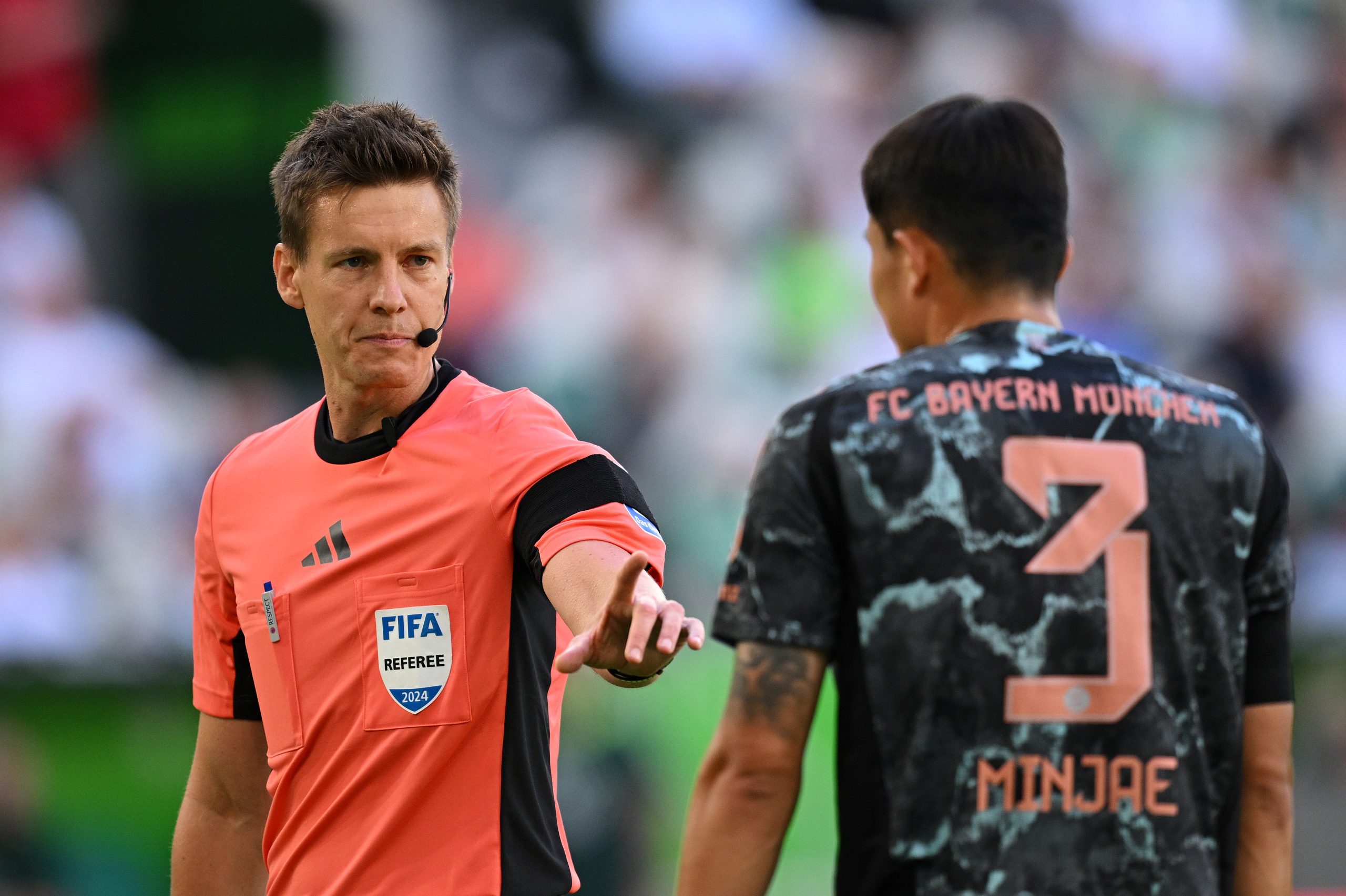 Siebert, el Juez Teutón Designado para Dirigir el Choque de Campeones entre Sporting y Arsenal