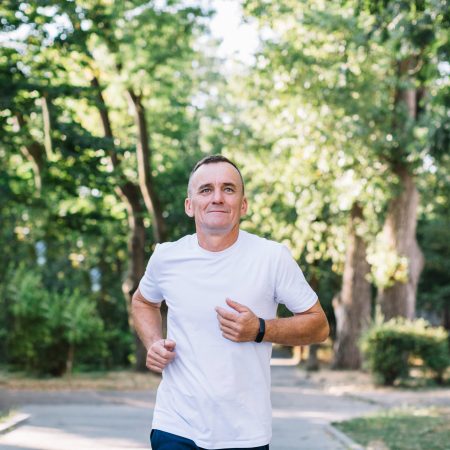 ¡Rejuvenece tu Vida! 5 Hábitos Clave para Desafiar el Tiempo Después de los 50