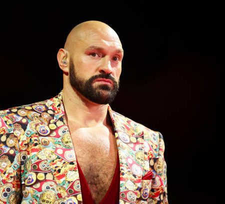¡El Rey Regresa a Casa! Fury se Enfrenta a Makhmudov en una Noche de Boxeo Épica en Londres