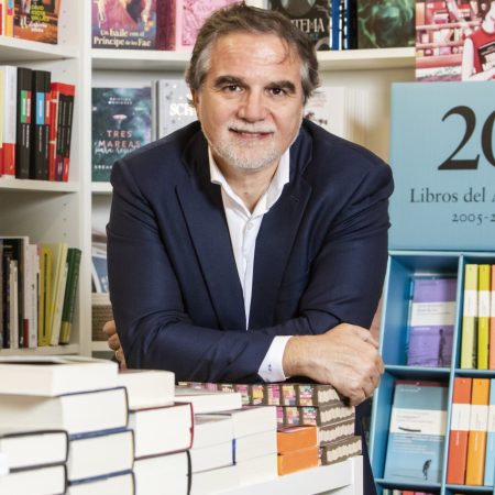 La Paradoja Digital: ¿Más Conectados, Más Solos? La Salud Mental en Jaque en la España de 2026