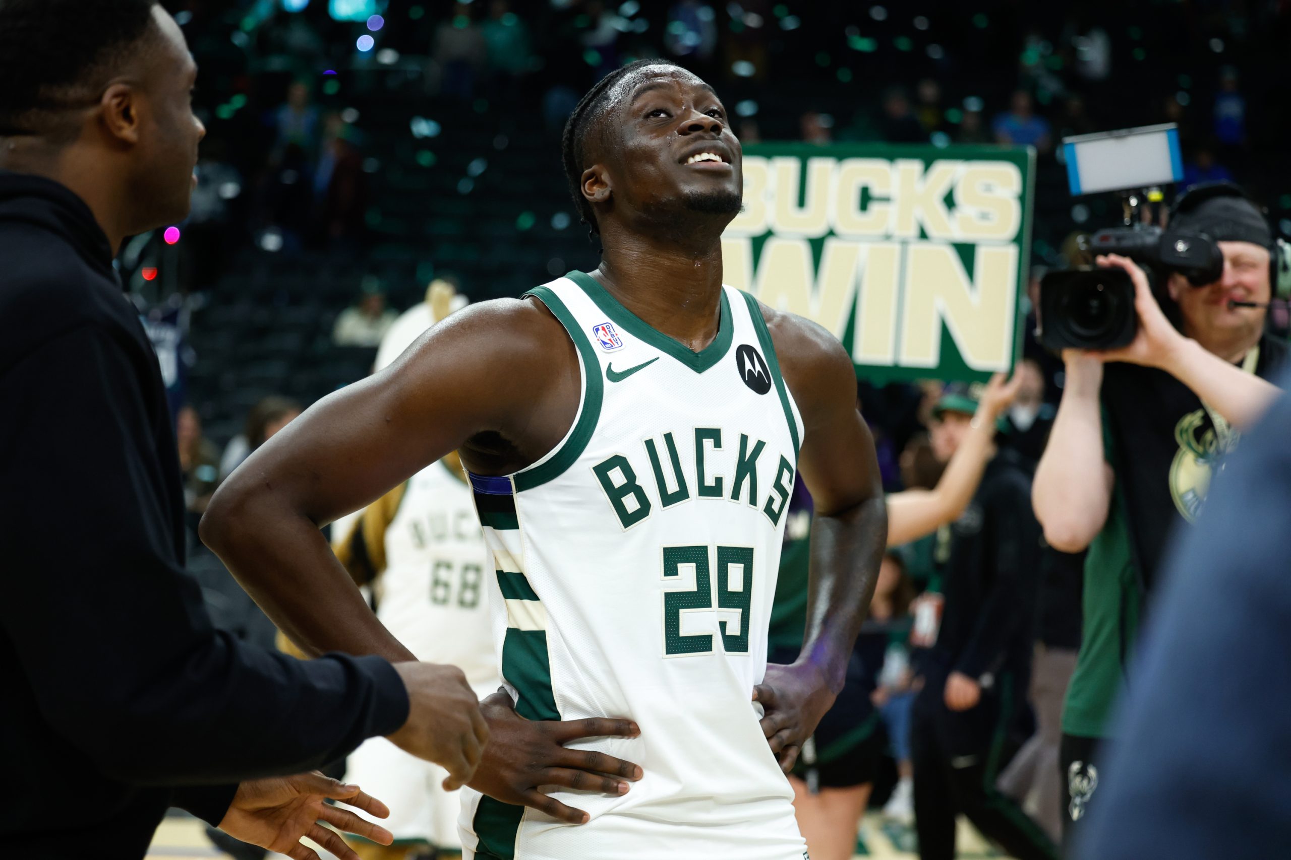Pistons, Doncic y un Antetokounmpo: NBA en pleno espectáculo