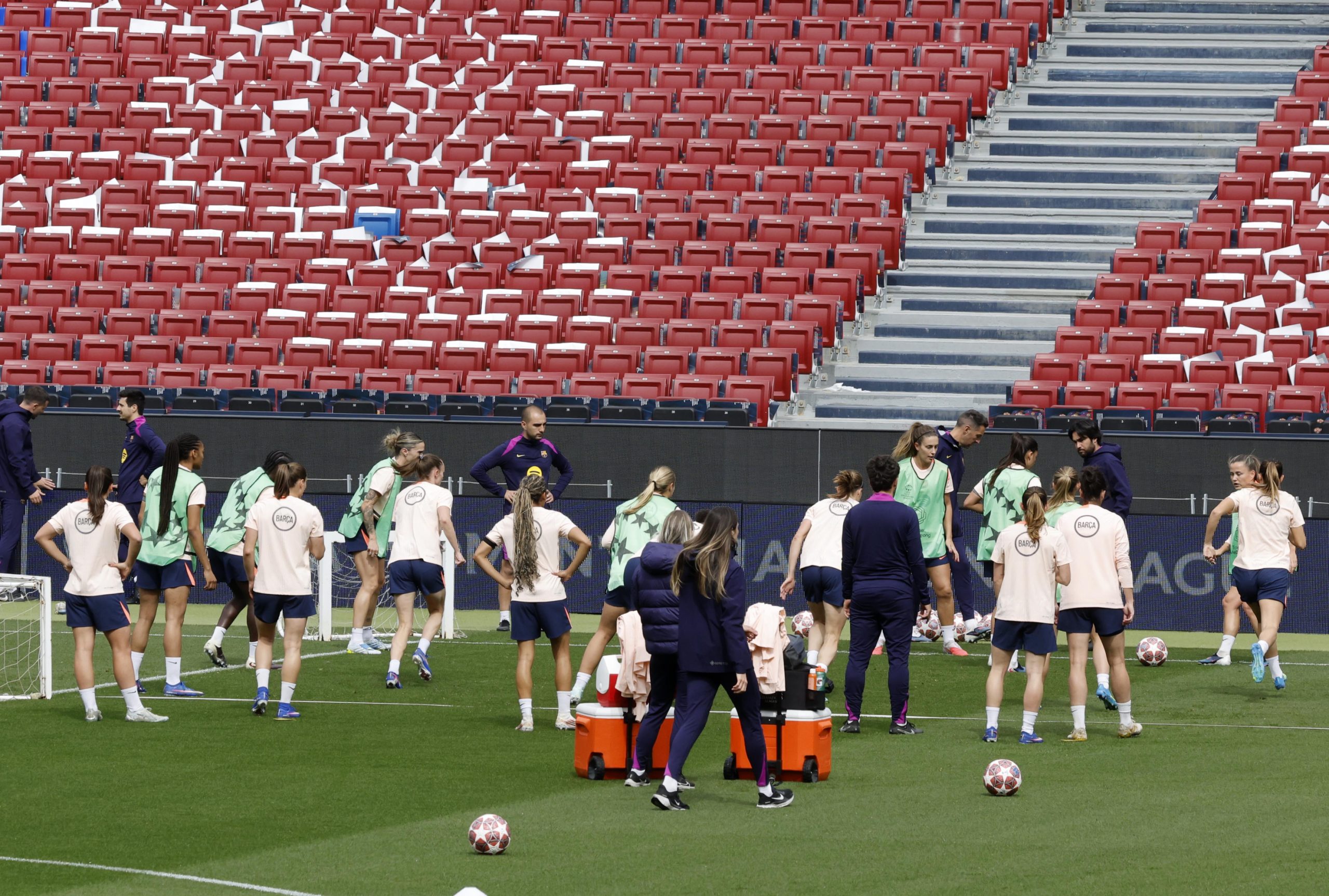 Alexia, Leyenda en el Spotify Camp Nou: Un Duelo de Titanes Contra el Real Madrid
