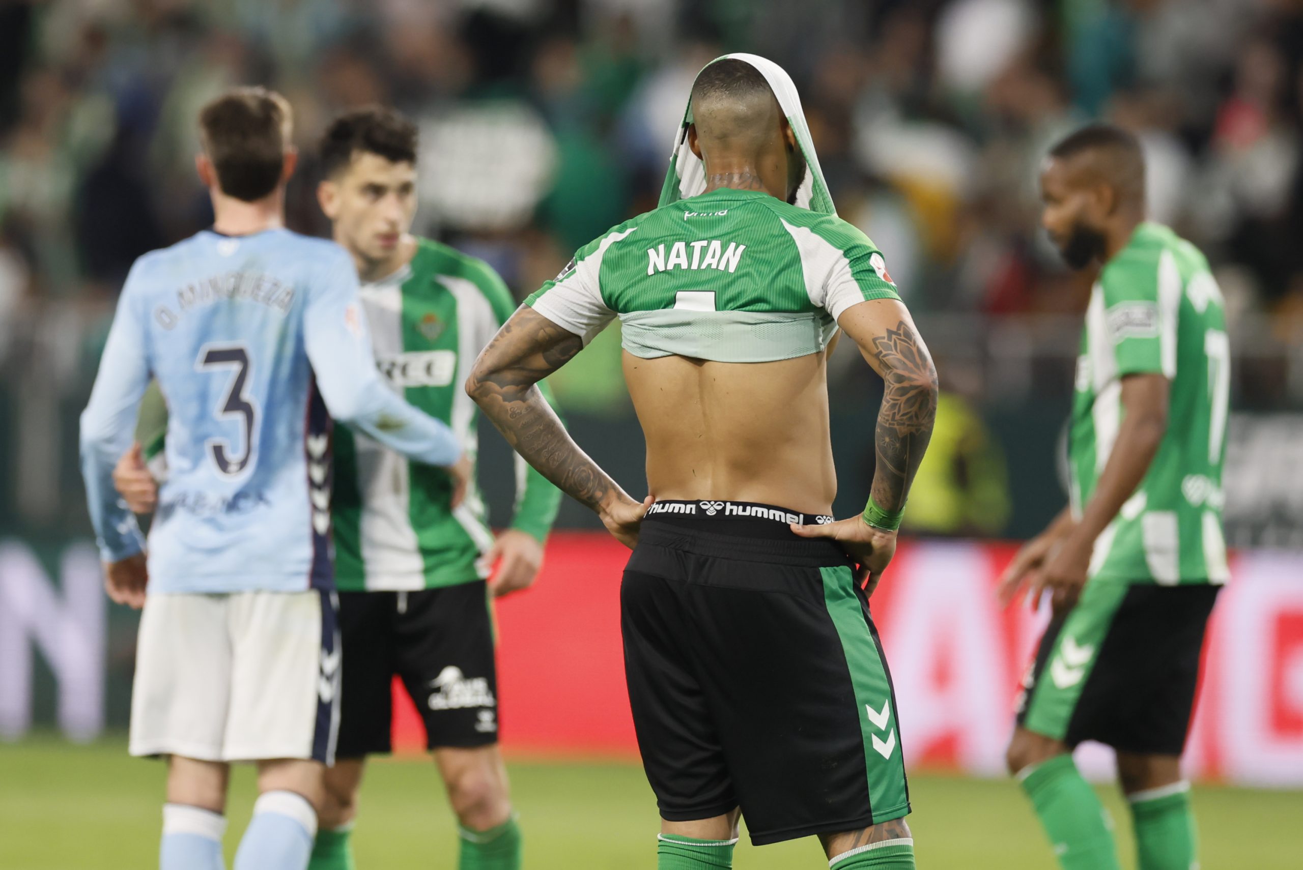 Betis en vilo: Bakambu, Isco y Natan, ausencias clave ante el Espanyol