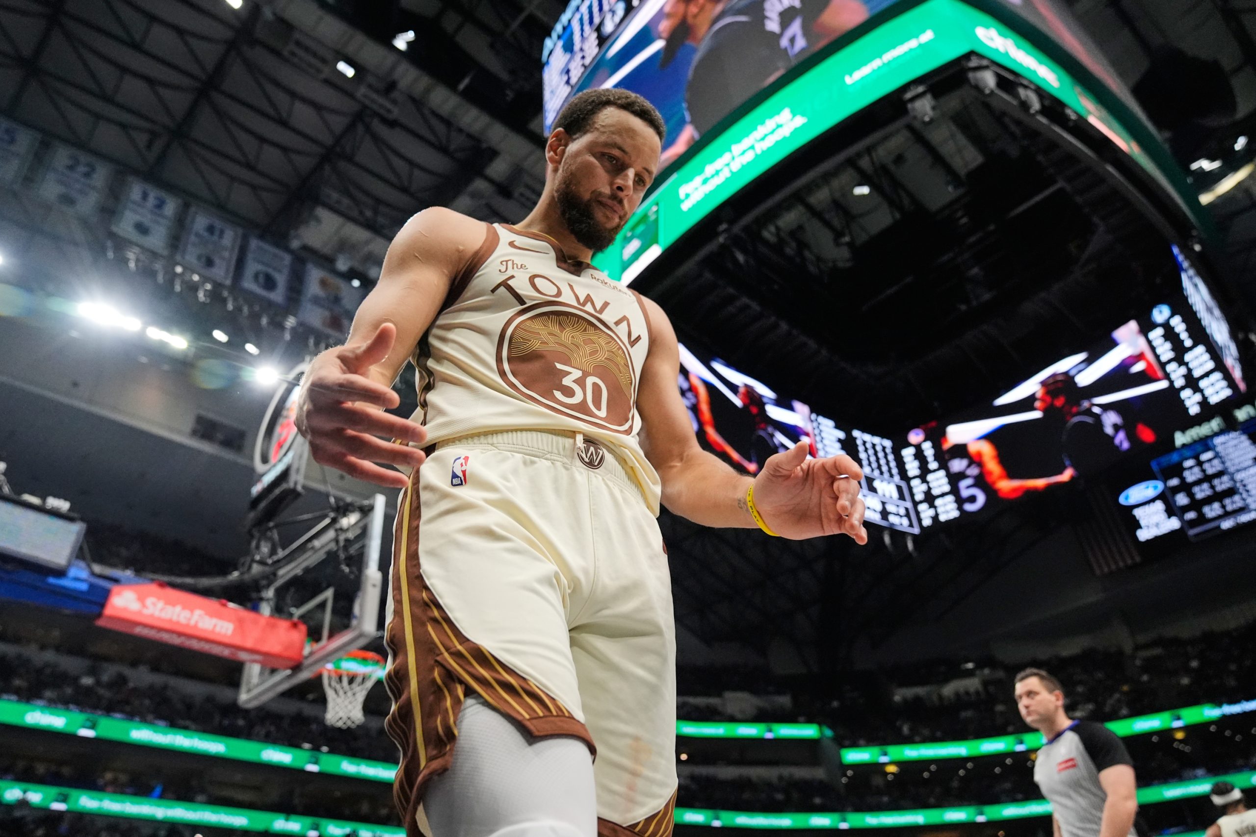 Stephen Curry confirma su regreso: Golden State Warriors reciben un impulso clave antes del play-in