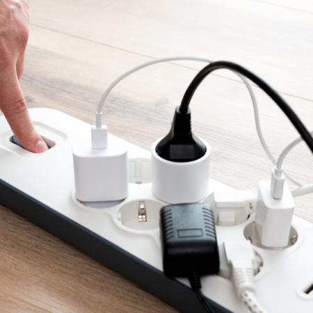 ¡Adiós al Caos de Cables! Las Estaciones de Carga Inteligentes que Revolucionan Tu Espacio en 2026