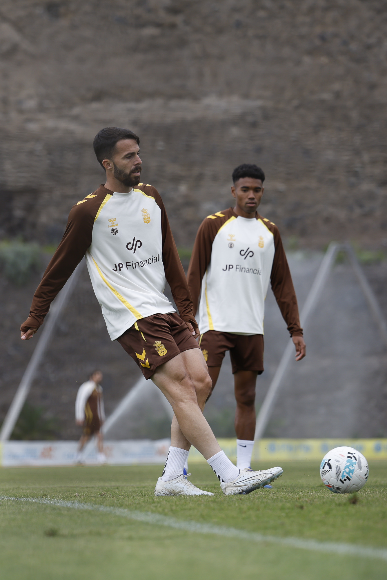Las Palmas en Vilo: Miyashiro, la Incógnita que Amenaza al Leganés
