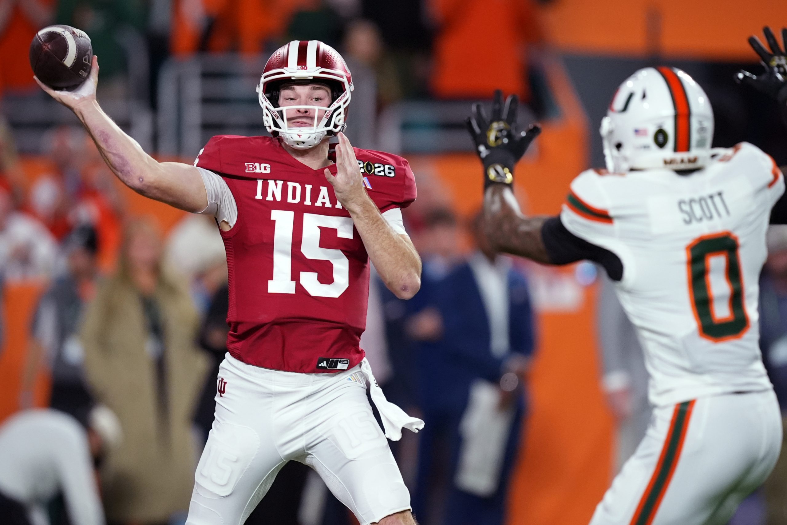 Fernando Mendoza: El quarterback que convirtió la adversidad en triunfo en el draft de la NFL