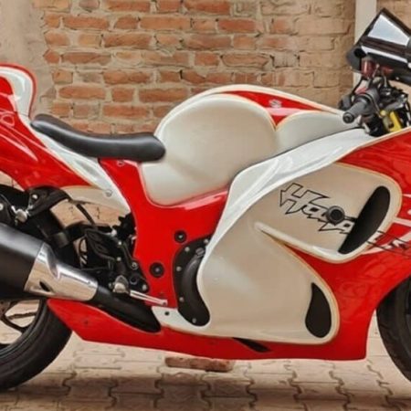 Réplicas de Sueños: La Fascinante Industria de Copias de Motos en India