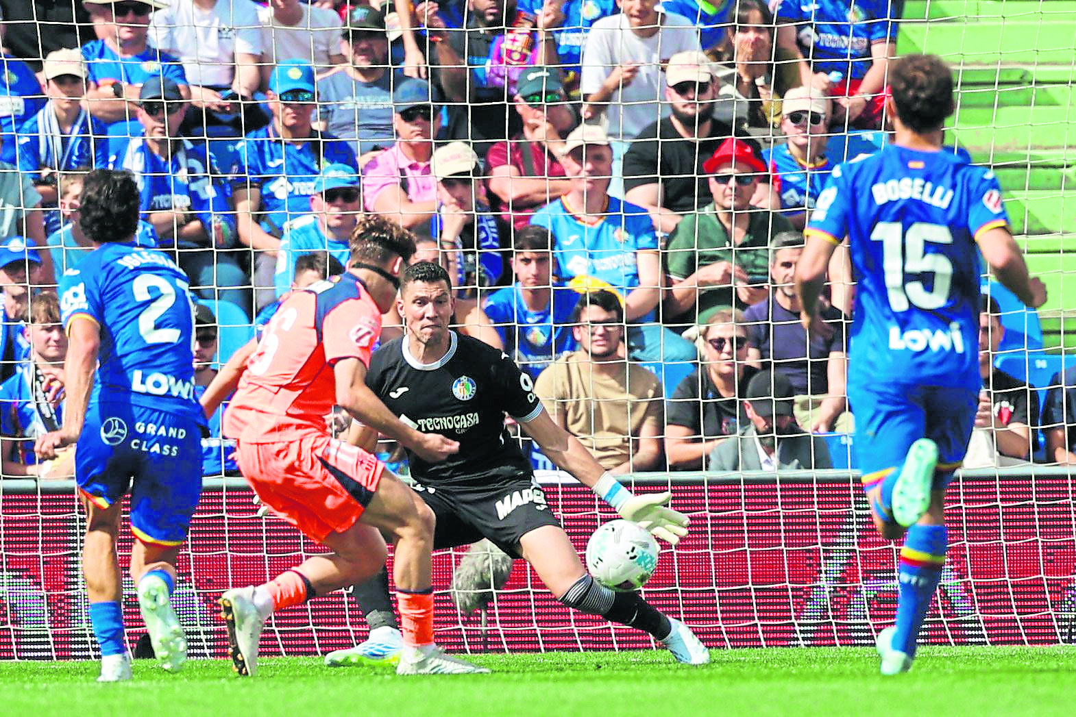 Fermín López: El Corazón Imparable del FC Barcelona y la Revelación de Europa