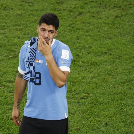 ¡Bomba en la Celeste! Suárez, fuera del Mundial; Bielsa apuesta por la nueva guardia