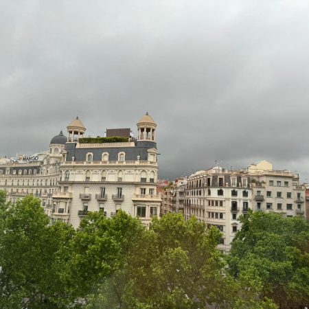 Mayo Desata su Furia: Tormentas Aisladas y Temperaturas en Montaña Rusa en Cataluña
