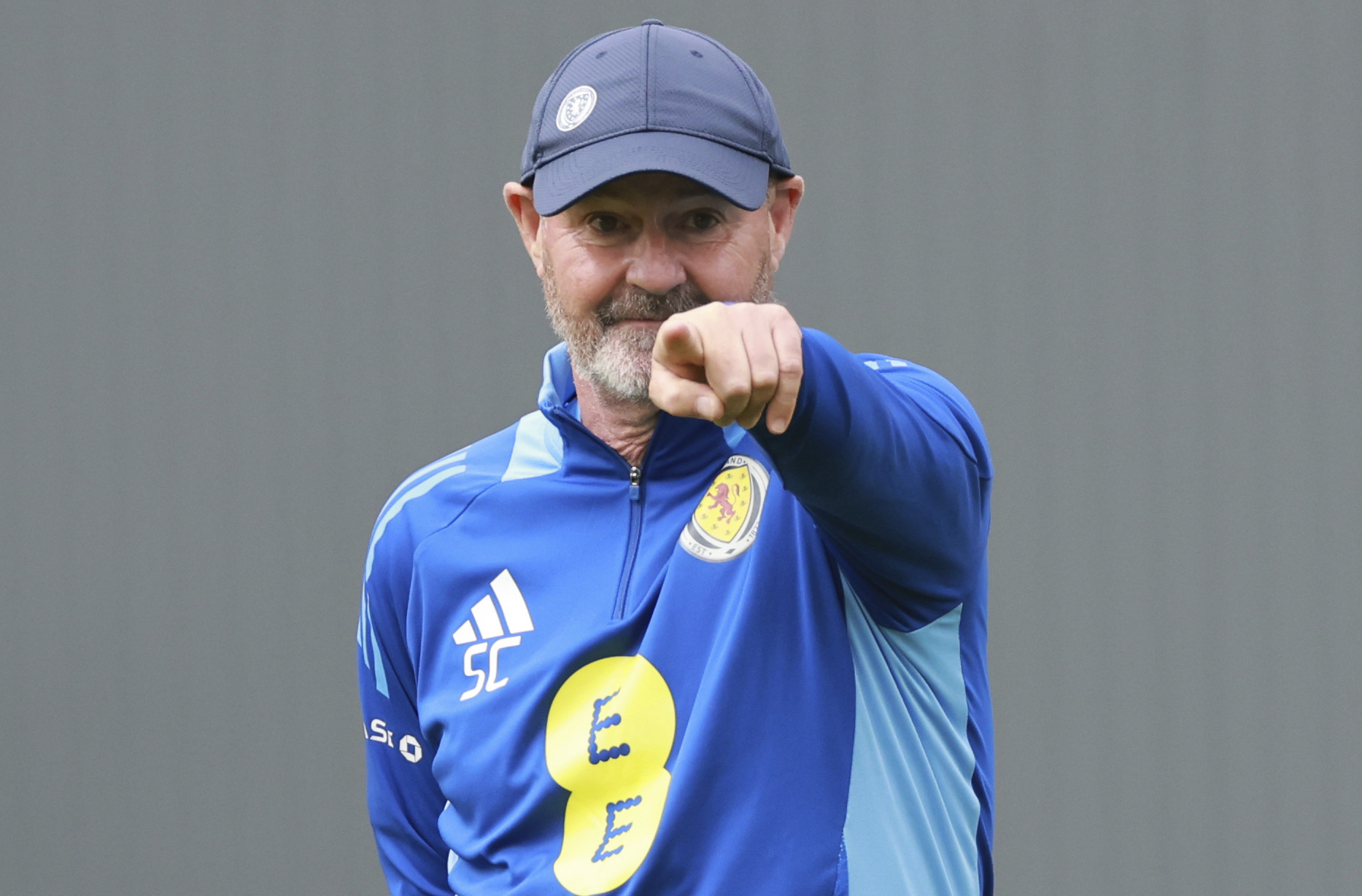 ¡Sorpresa en Escocia! Clarke Renueva Hasta 2030 y Liderará a los Tartanes en el Mundial