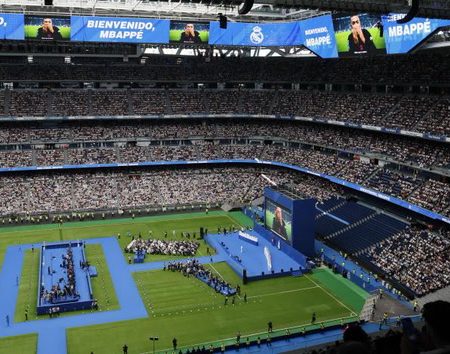 ¡El Bernabéu Resuena de Nuevo! Florentino Pérez Anuncia el Regreso Triunfal de los Conciertos