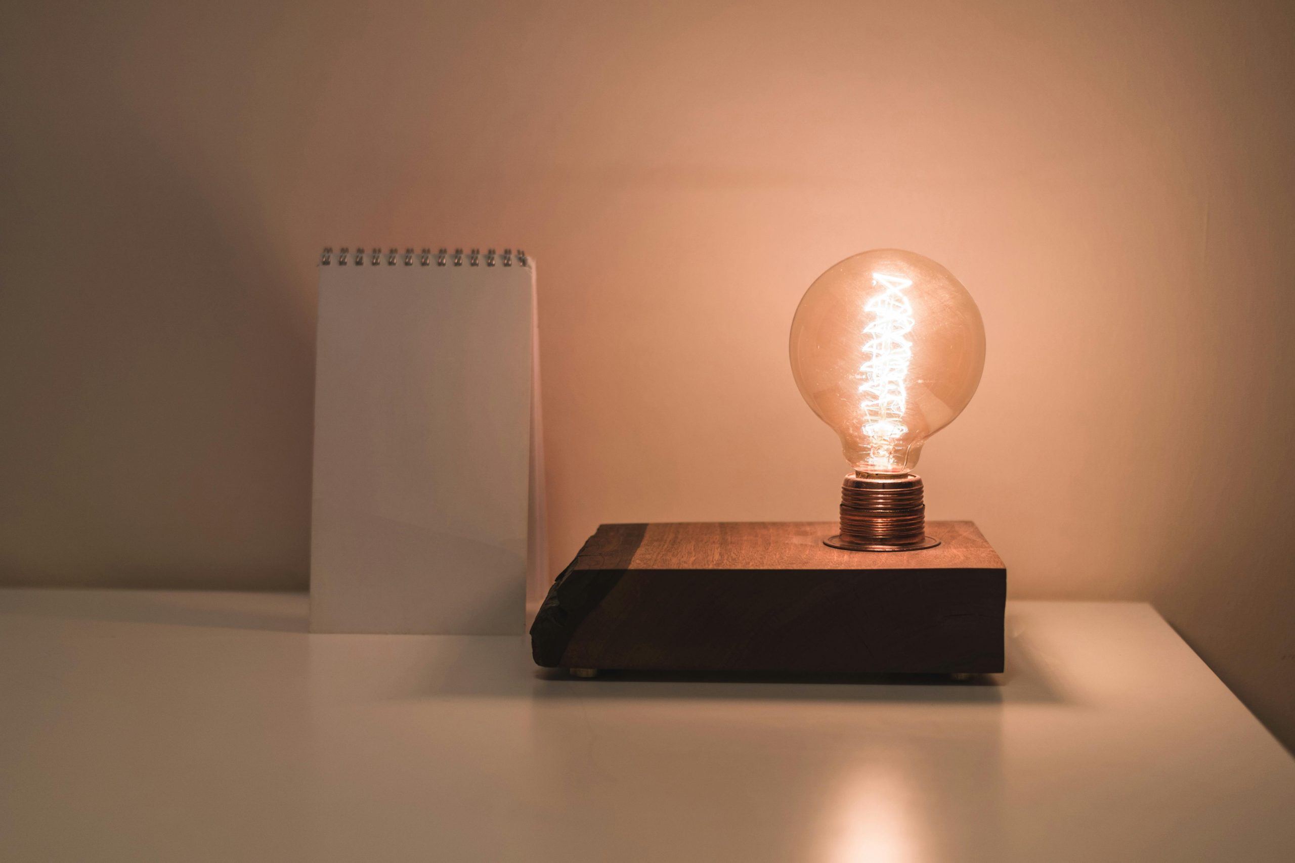 ¡Luz al Final del Túnel! El Precio de la Electricidad Toca Mínimos Históricos en Mayo de 2026