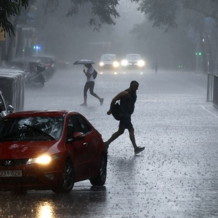 El Cielo de Catalunya: De la Granizada Sorpresa a la Amenaza de Lluvias Intensas