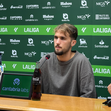 El Racing, a un paso del ascenso: Pablo Ramón insiste en la “normalidad” ante el Valladolid