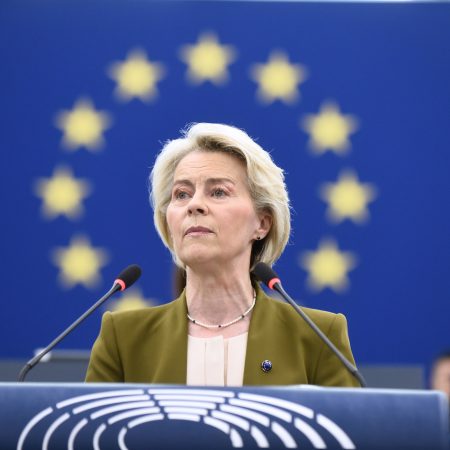 Bruselas Aprieta a España: ¡Un Mes para Evitar el Tribunal por Discriminación Laboral!