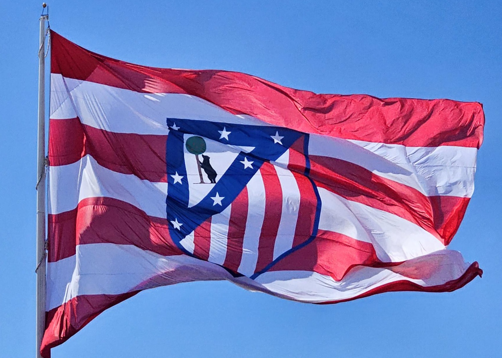 El Atlético de Madrid Responde a Florentino Pérez: ¿Obsesión o Estrategia?