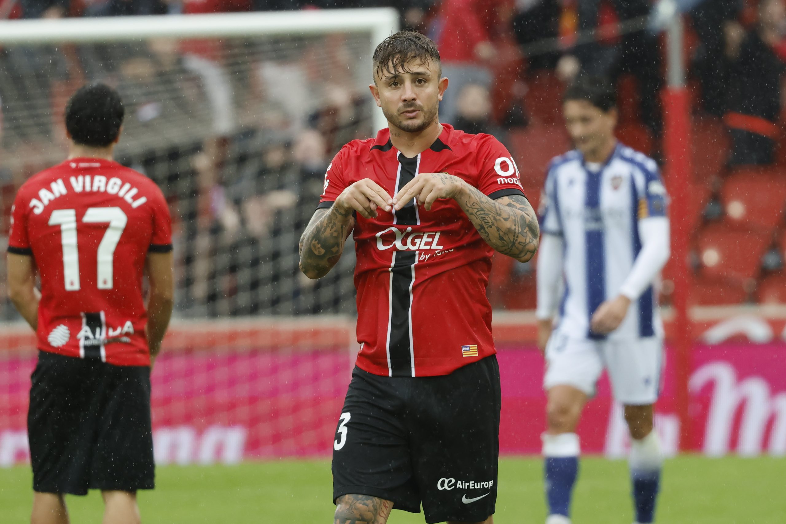 Maffeo: ¿Chulería o Descaro? El Balón de Oro que Se Juega el Mallorca y su Gestos que Incendian las Redes