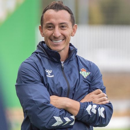 El Principito del Zapateo: Andrés Guardado Revela el “No” que Marcó su Destino y su Visión para el Futuro del Banquillo