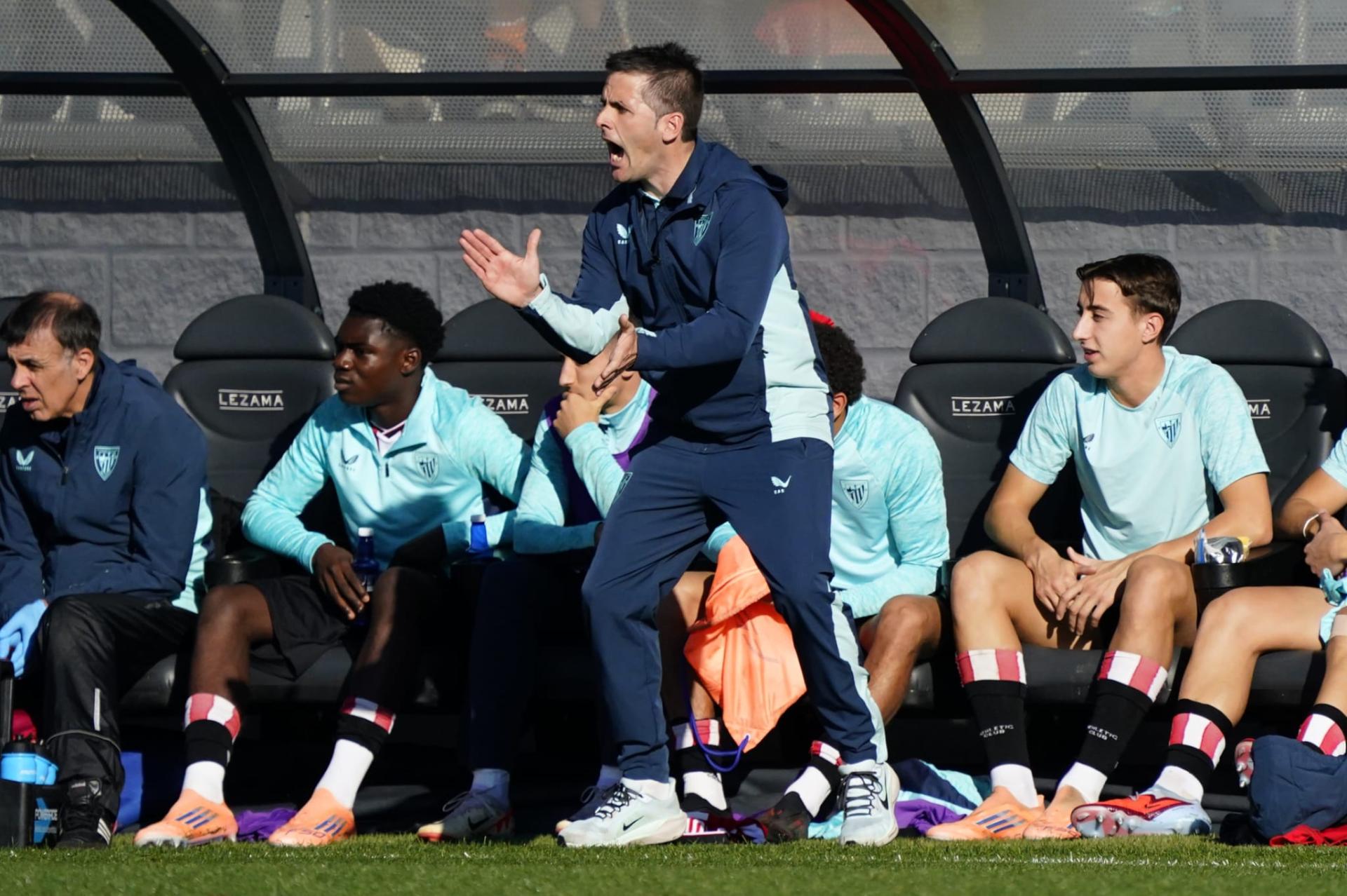 ¡Revolución en Lezama! El Bilbao Athletic busca nuevo timonel tras la salida de Jokin Aranbarri