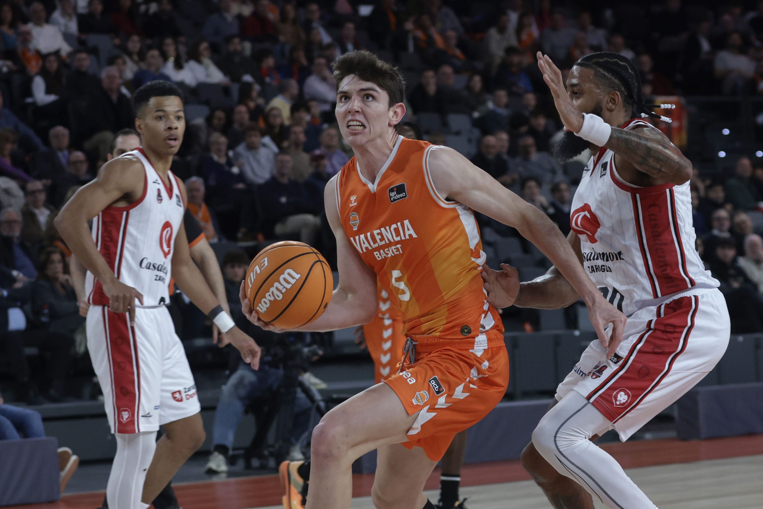 Valencia Basket: Entre la Euroliga y la Urgencia de la Liga Endesa
