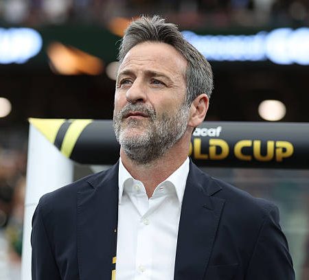 Carrasquilla, la Incógnita que Desvela a Panamá: ¿Mundial en Riesgo o Apuesta de Christiansen?
