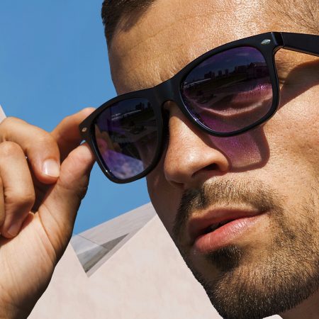¡El Sol Aprieta! Tres Gafas Que Sobreviven al Verano (y a Tu Cajón de Ropa)