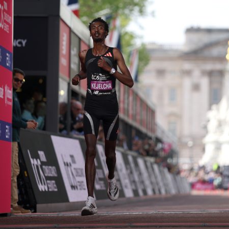 ¡Kejelcha Desafía la Historia en Valencia! El Rey del Maratón Busca la Corona Mundial en Suelo Español