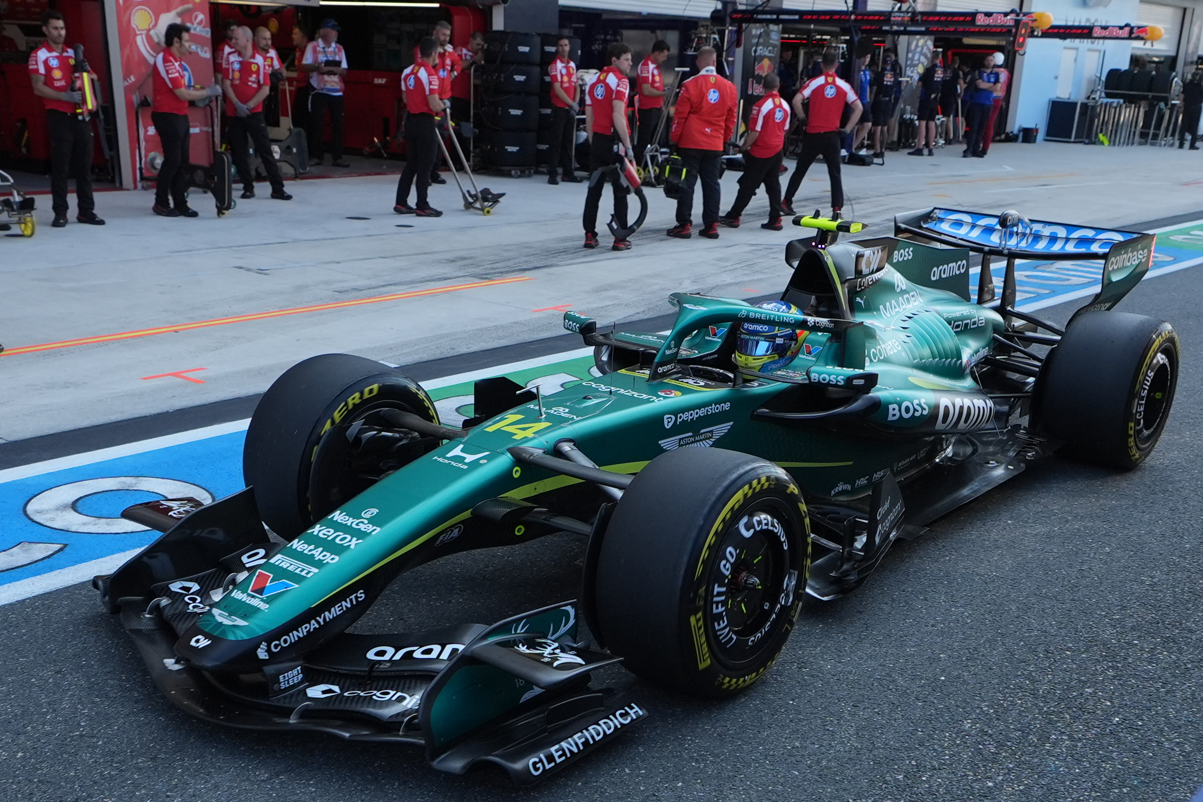Aston Martin en la Cuerda Floja: Vibraciones y Rendimiento, un Dúo Letal para Alonso