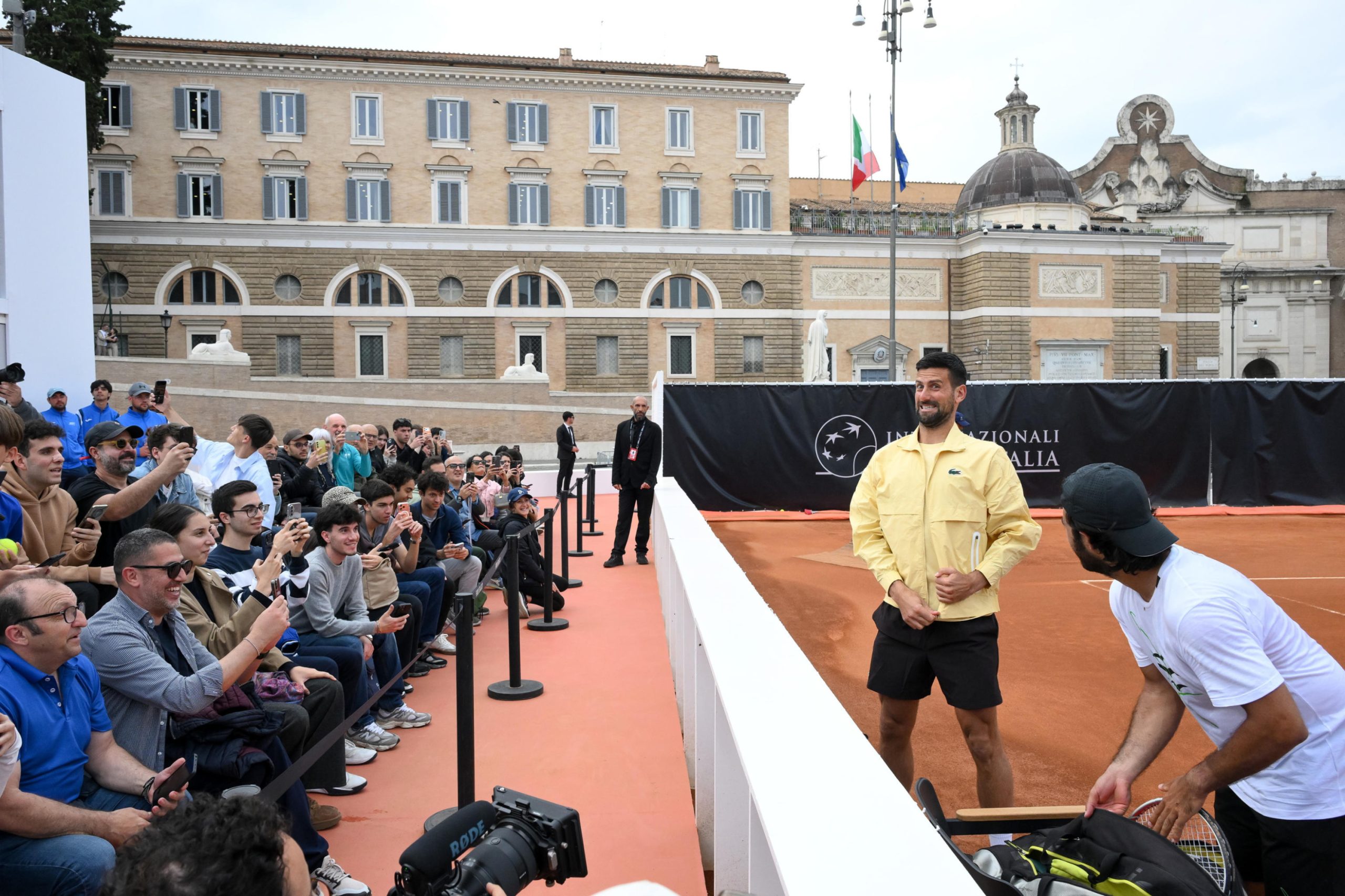 Djokovic y Tsitsipas encienden Roma: Un duelo de titanes en la Piazza del Popolo