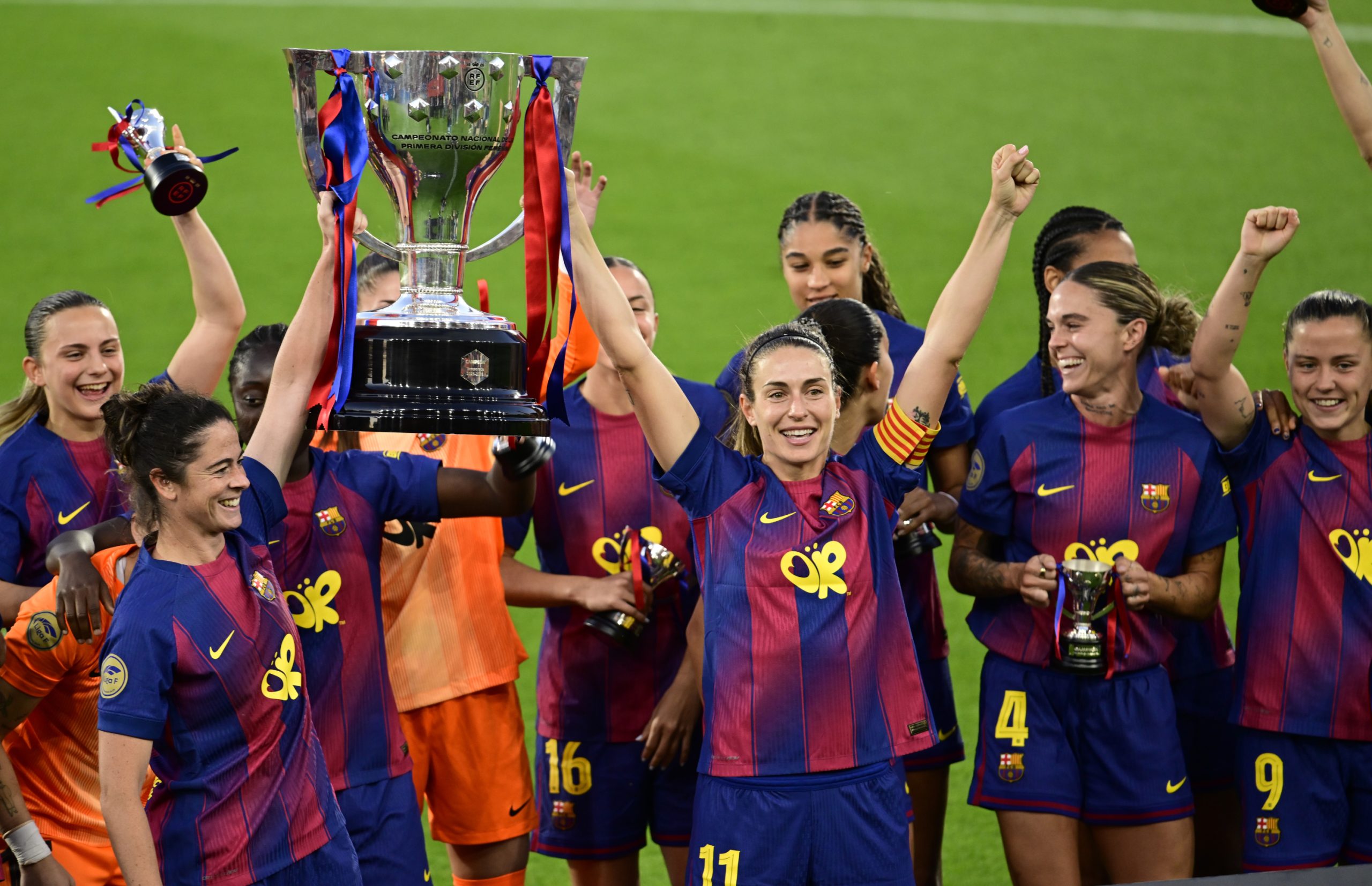 El adiós de una leyenda: Alexia Putellas deja el Barça y el fútbol femenino se detiene a sus pies