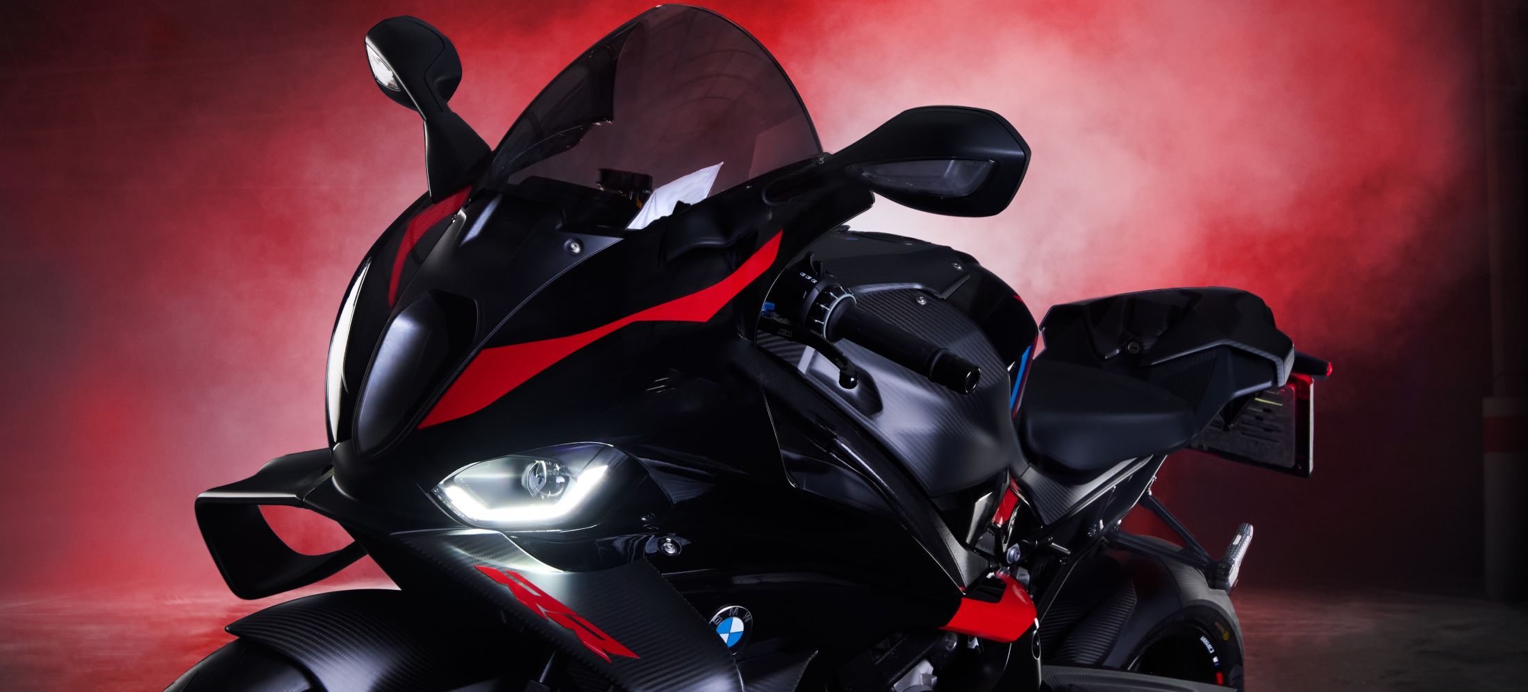 BMW Desata la Furia M: Dos Superbikes Exclusivas para Sudáfrica que Hacen Palidecer a los Supercoches