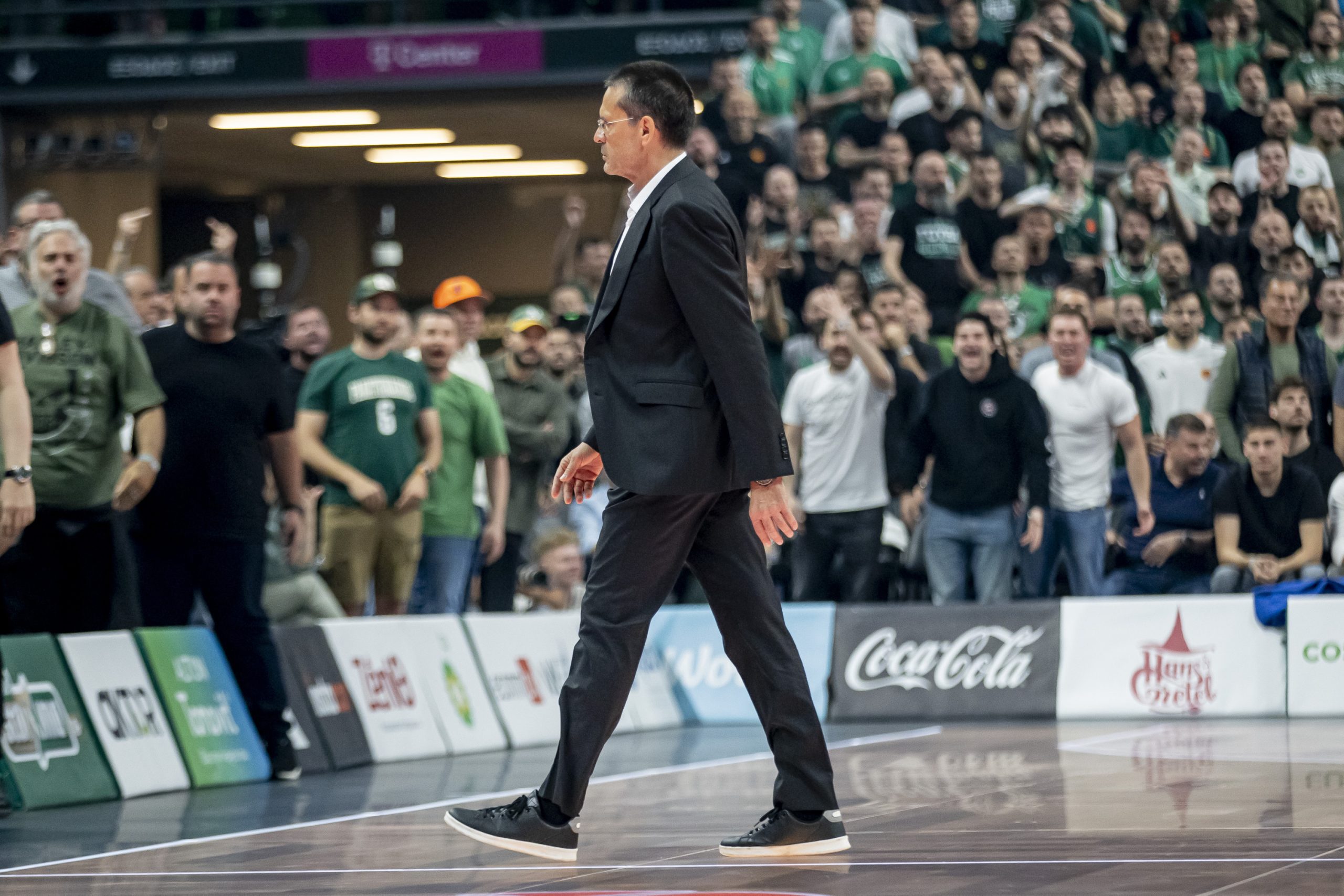 Valencia Basket: Victoria Agridulce en Atenas y la Tensión que Marca la Serie de Euroliga