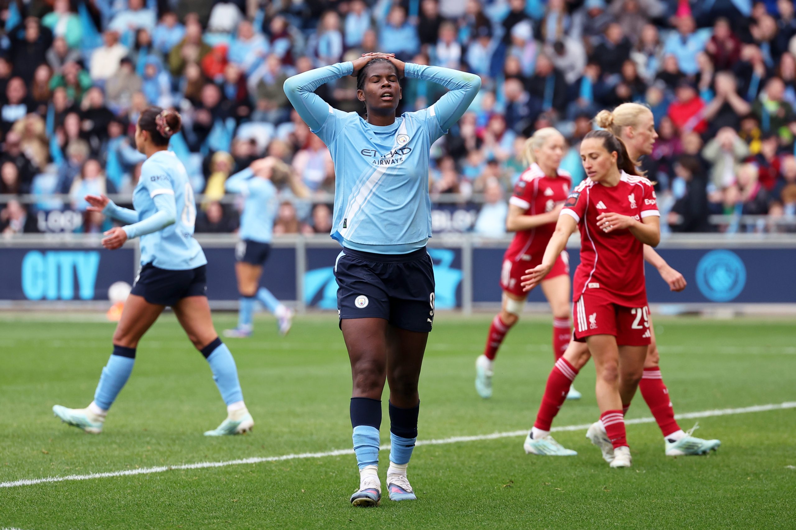¡Bomba en la WSL! La Estrella del Manchester City, 'Bunny' Shaw, a un Paso de Fichar por el Chelsea