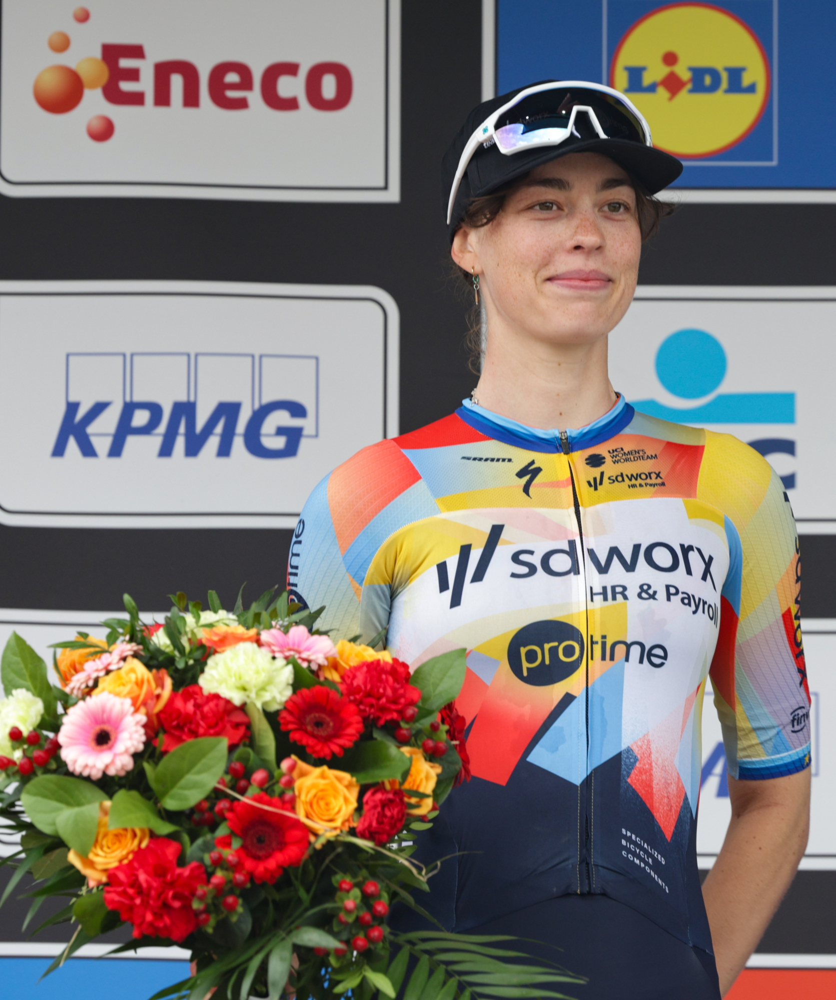 Bredewold se corona en Astorga con un sprint demoledor; Kopecky mantiene el liderato