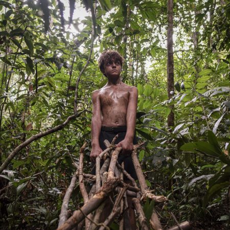 Movistar Plus+ Desvela ‘El Señor de las Moscas’: Un Thriller Psicológico que Redefine la Supervivencia