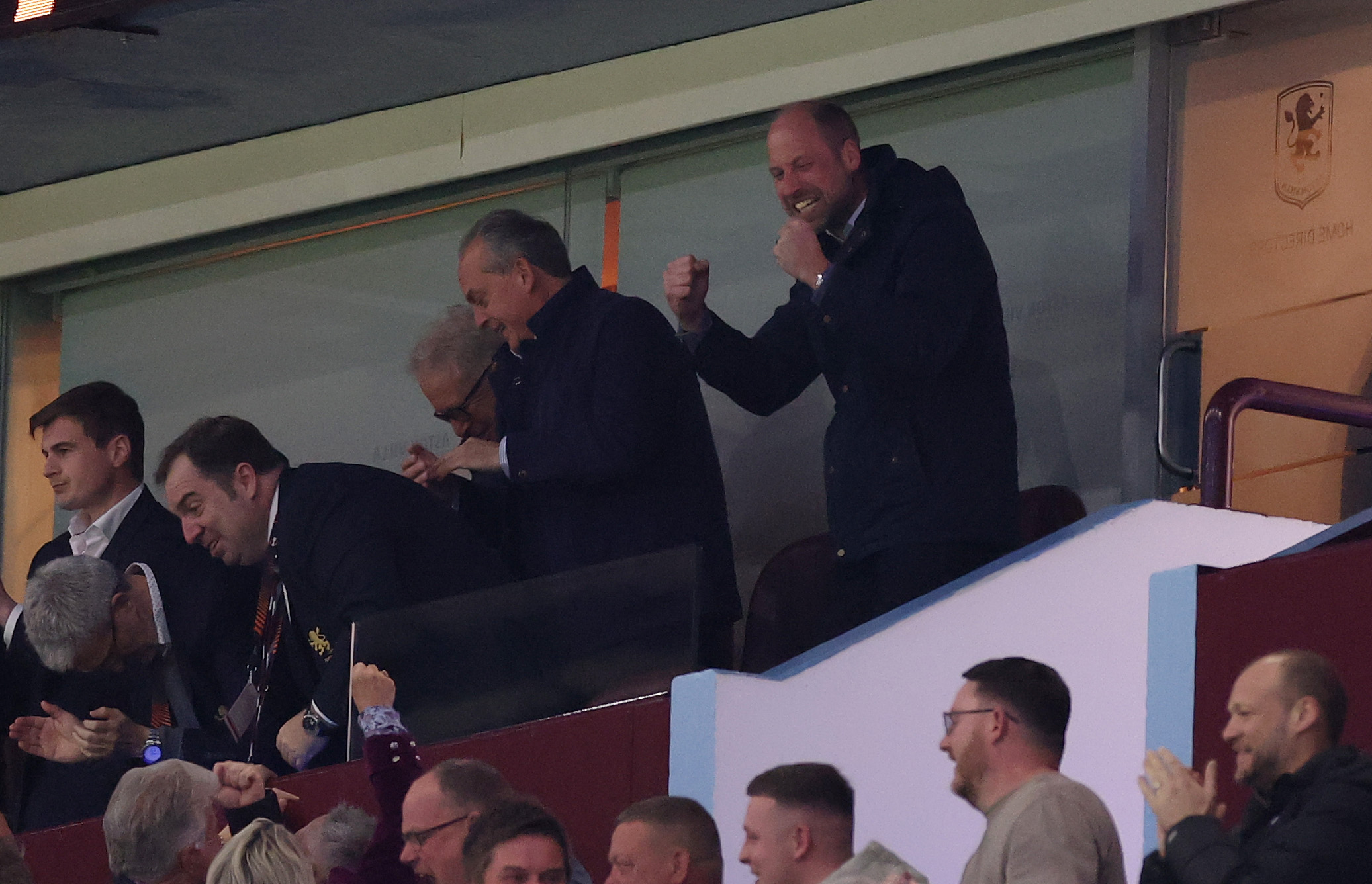 ¡El Príncipe Guillermo, el aficionado más real de la Europa League! Aston Villa, a la final con el heredero al trono en la grada